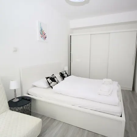 F&w Staszica Deluxe * Cracovia